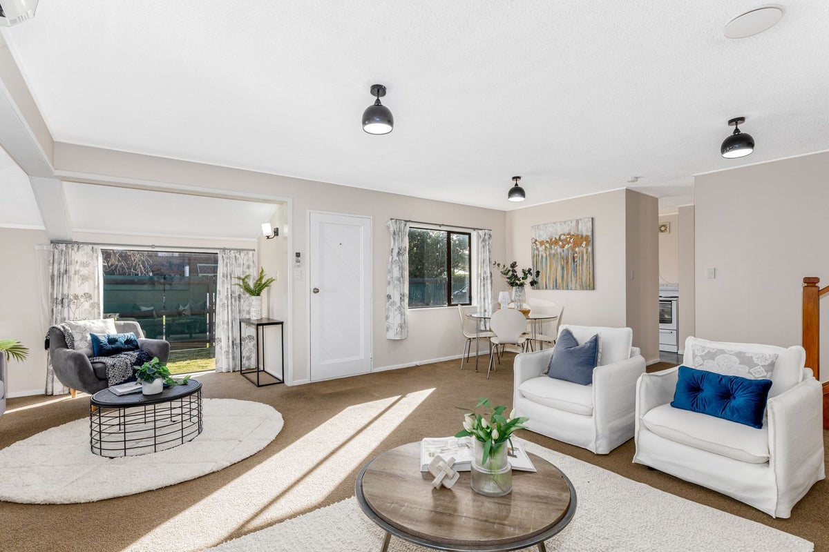 1/17U Randwick Crescent, Moera, Lower Hutt - Carousel 2