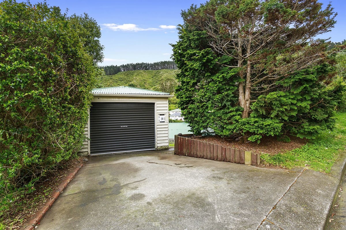 31 Olivia Crescent, Tawa, Wellington - Carousel 19