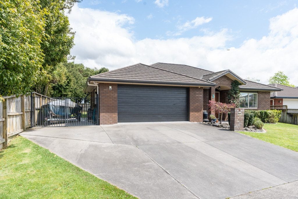 3 Nottingham Drive, Hamilton East, Hamilton - Carousel 24