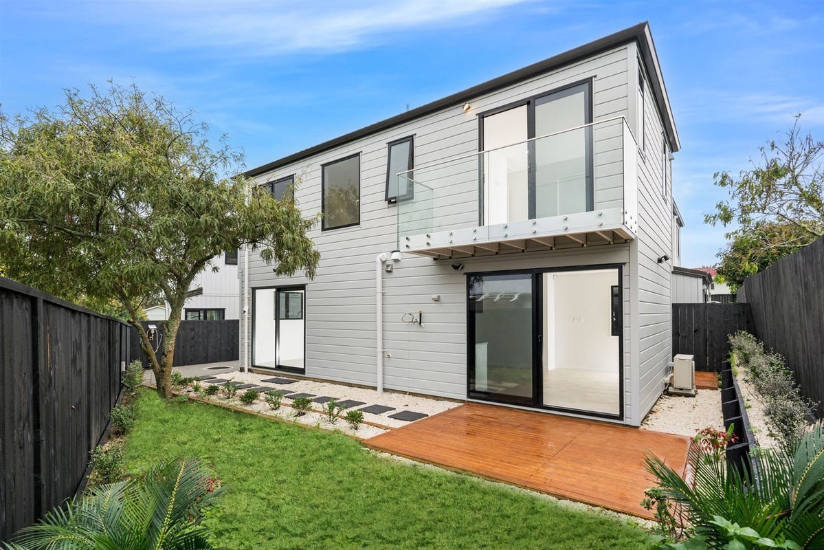 19B Farwood Drive, Henderson, Auckland - Carousel 1