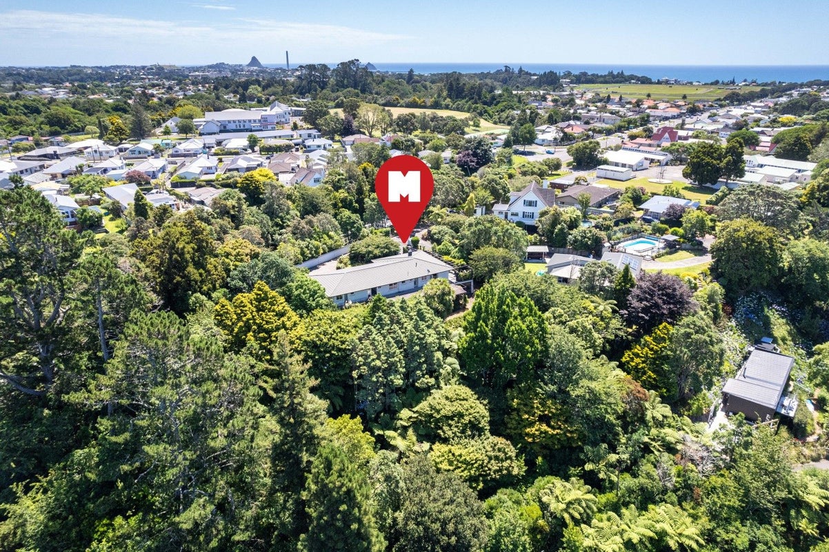 15 Welbourn Terrace, Welbourn, New Plymouth - Carousel 1