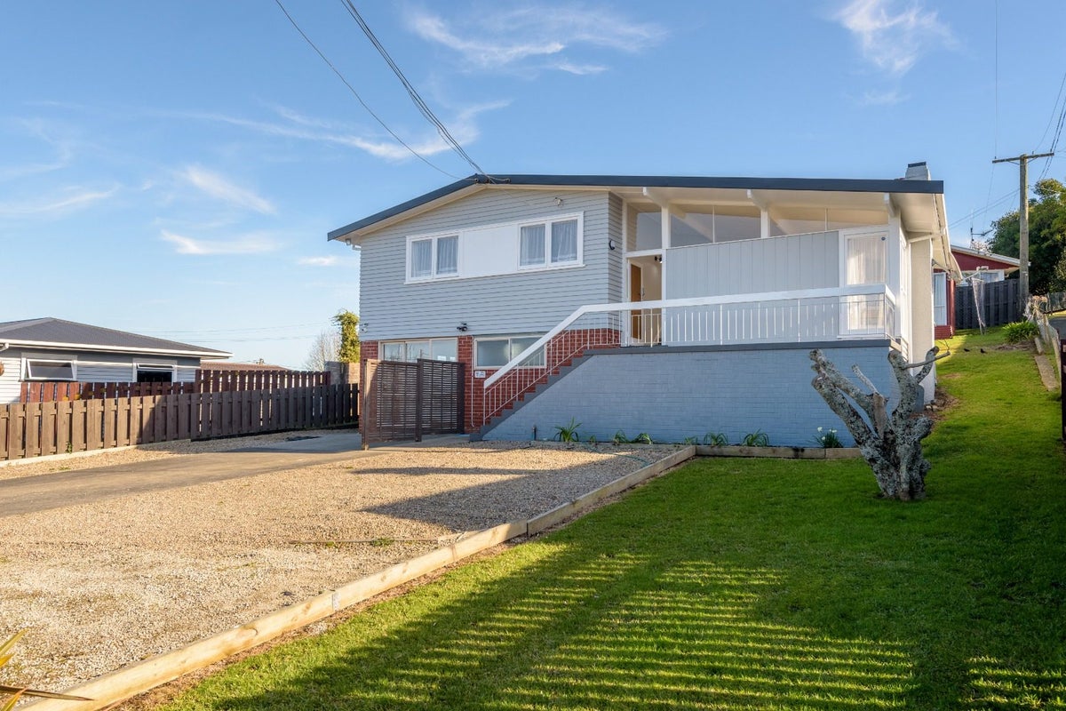 22 Prisk Street, Melville, Hamilton - Carousel 1