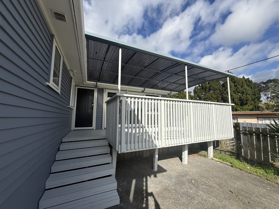 1/324 Swanson Road, Henderson, Auckland - Carousel 2