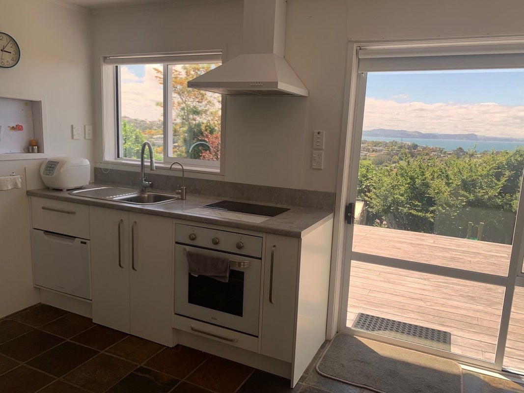 12 Totara Road, Stanmore Bay, Whangaparaoa - Carousel 2