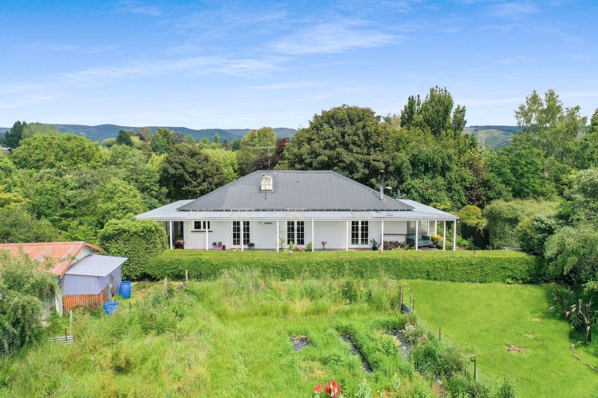 37 Bluff Hill Road, Waianakarua - Carousel 25