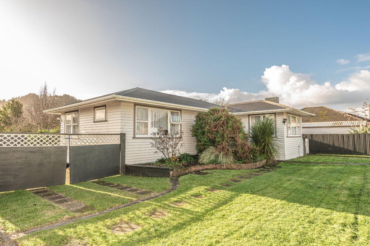 1 Hodge Place, Aramoho, Whanganui - Carousel 1