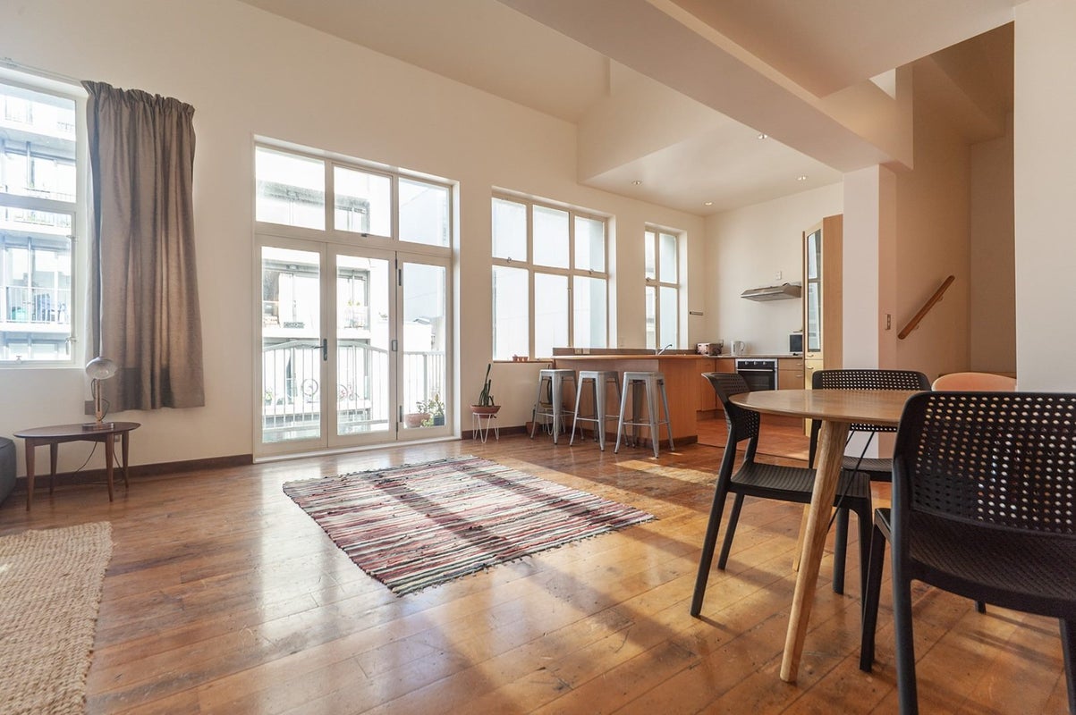 8/14 College Street, Te Aro, Wellington - Carousel 1