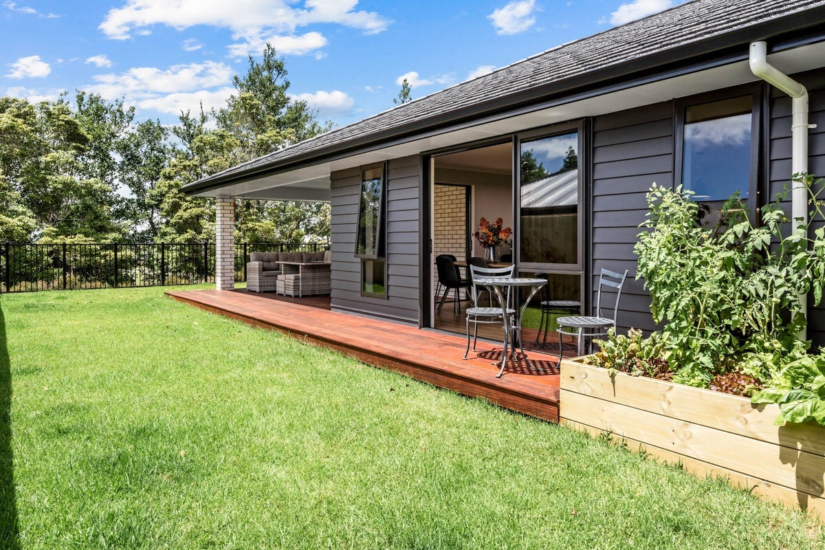 22 Rock Ridge Drive, Kamo, Whangarei - Carousel 1