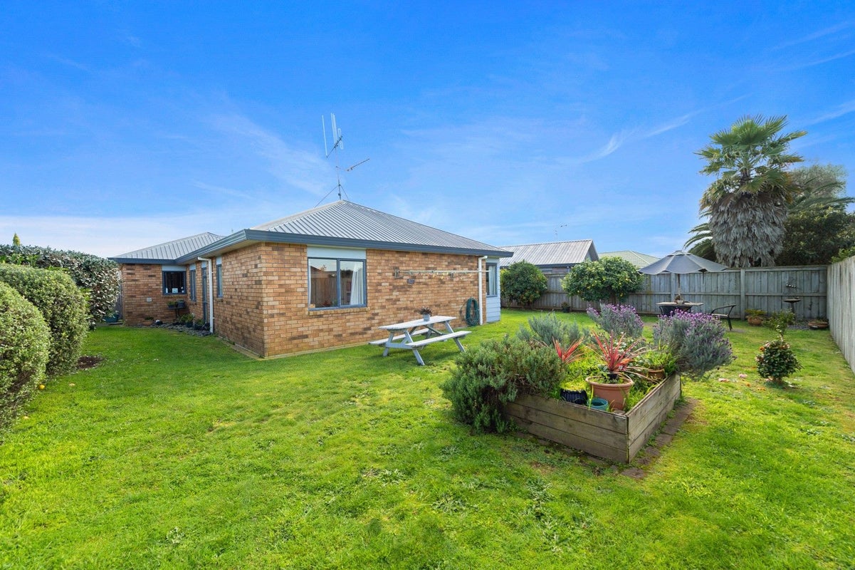 29 Newfield Drive, Fairview Downs, Hamilton - Carousel 19