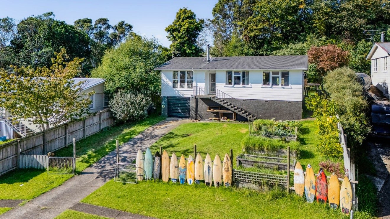 13 Brixham Place, Merrilands, New Plymouth - Carousel 24