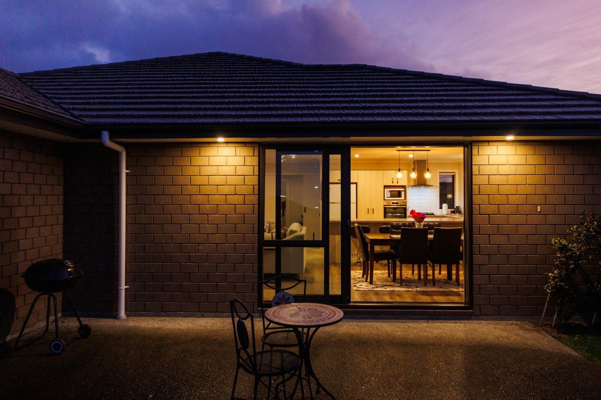 7 Cyprus Place, Fitzherbert, Palmerston North - Carousel 27