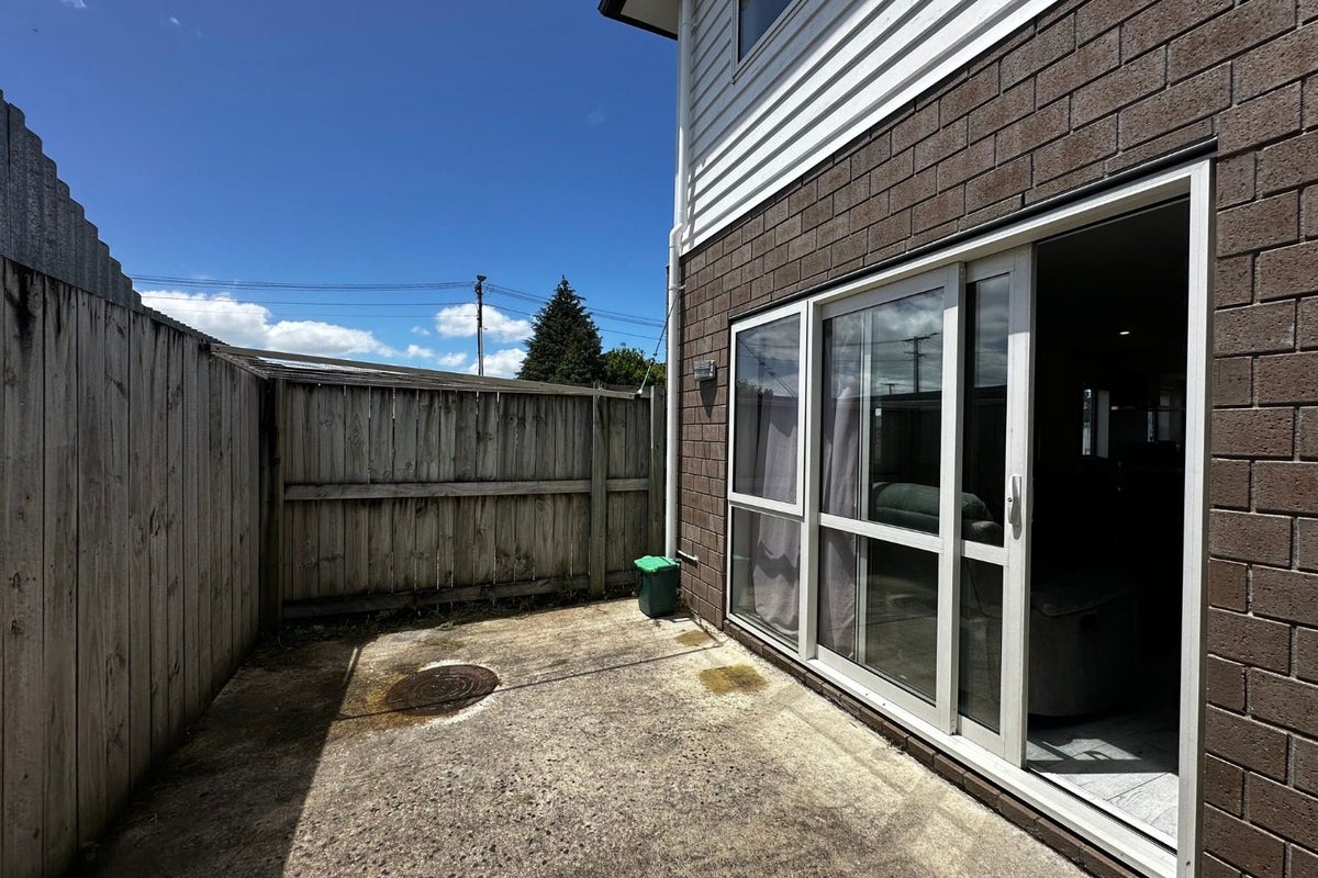 1/12 Blackburn Street, Frankton, Hamilton - Carousel 18
