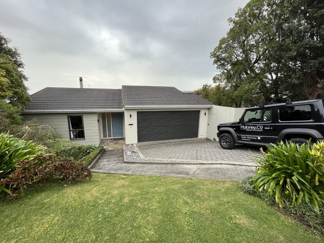 5 Paua Place, Camborne, Porirua - Carousel 1