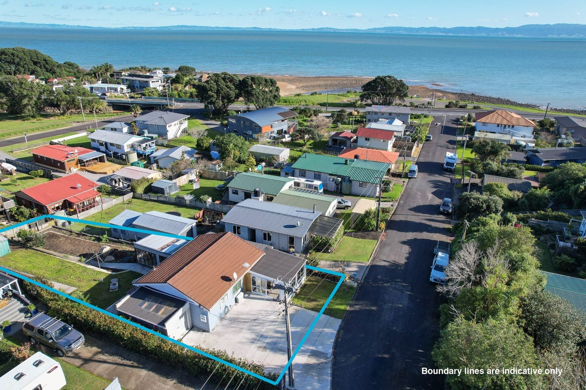 16 Trotter Avenue, Waiomu, Thames - Carousel 1