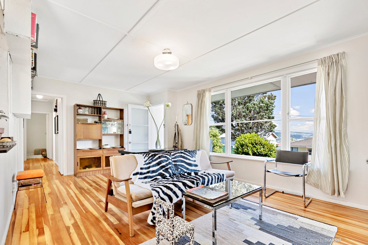27 Ahuriri Street, Strathmore Park, Wellington - Carousel 2