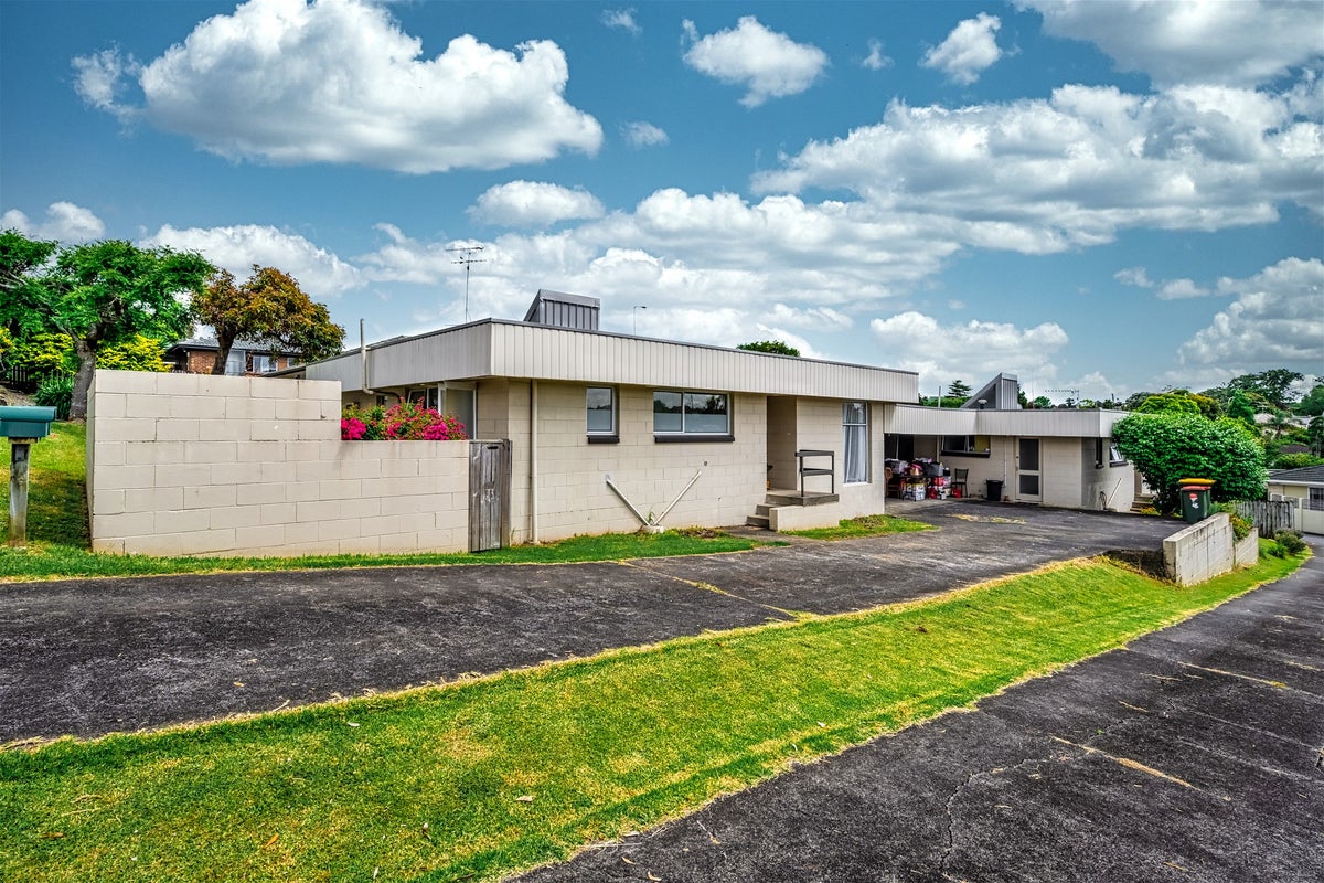 1-2/19 Pegler Drive, Howick, Auckland - Carousel 2