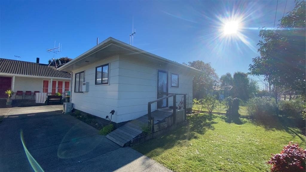 173 Dey Street, Hamilton East, Hamilton - Carousel 1