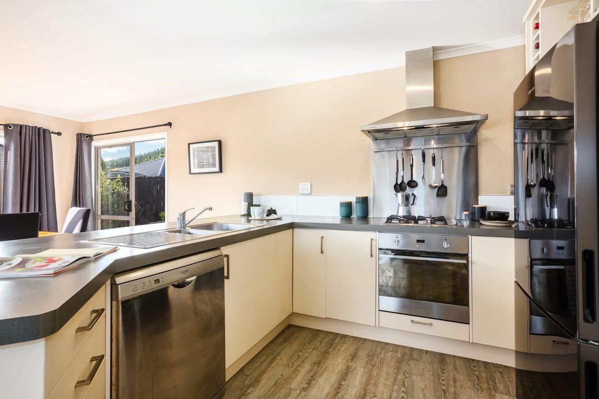 17 Fraser Colman Grove, Wainuiomata, Lower Hutt - Carousel 1