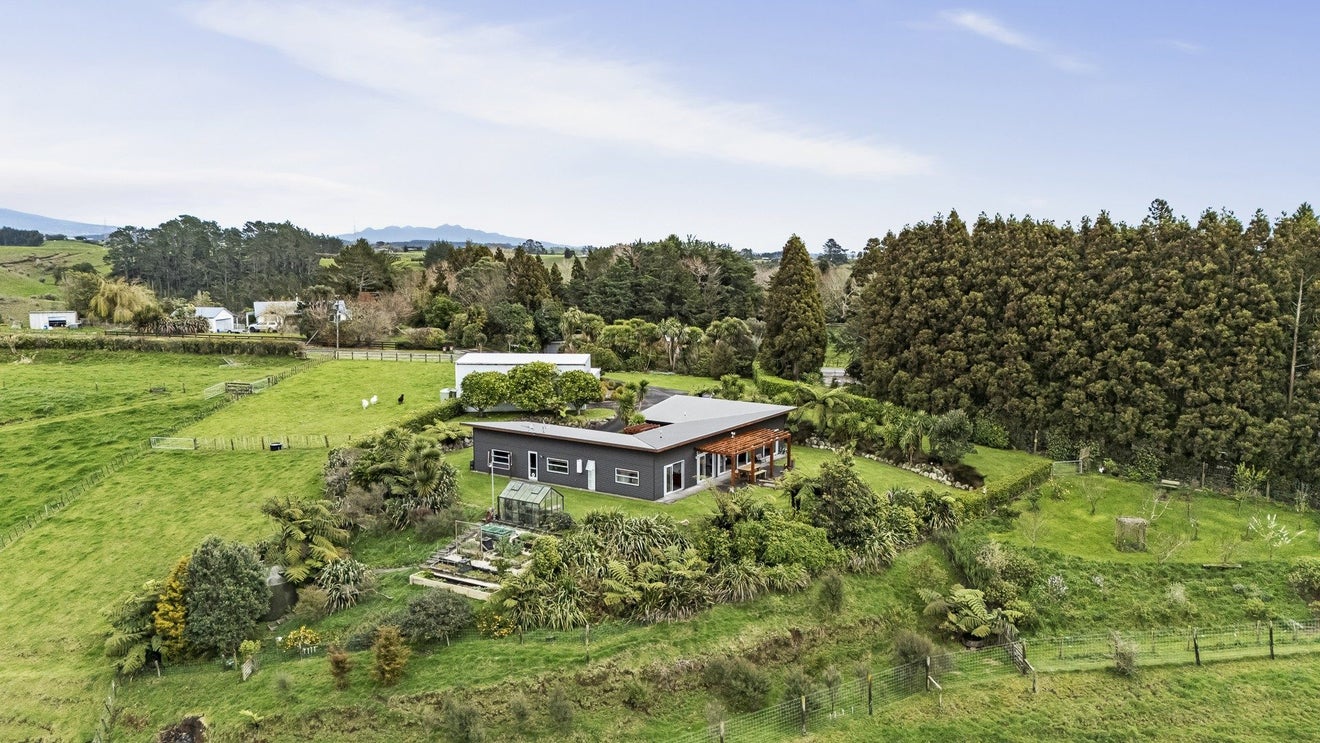225 Awai Road, New Plymouth, New Plymouth, Taranaki - Carousel 1