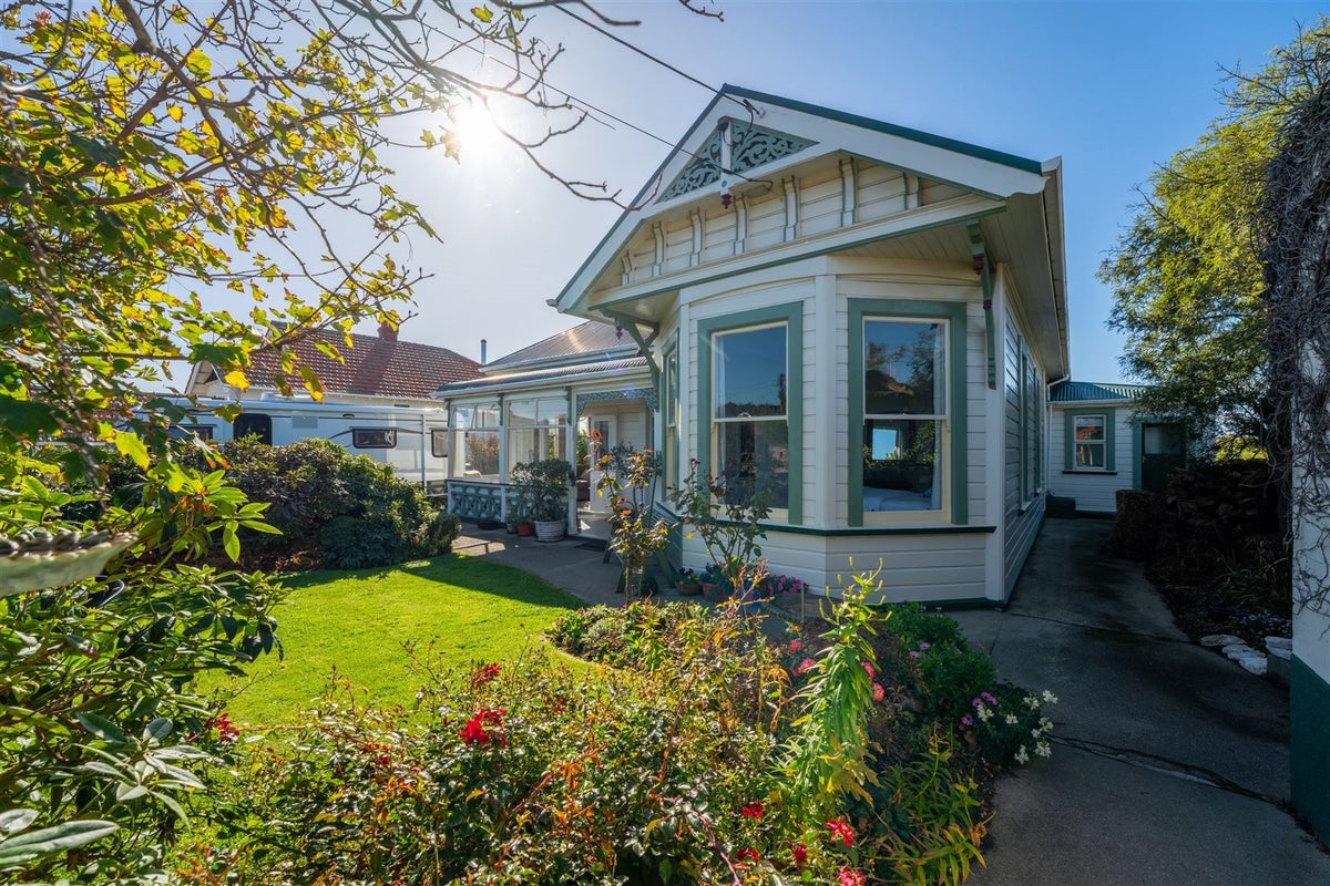 51 Wharfe Street, South Hill, Oamaru - Carousel 1