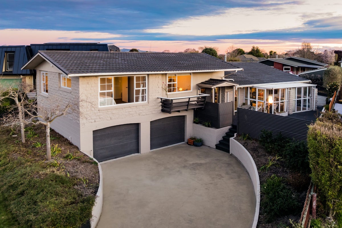 25 Hillcrest Place, Avonhead, Christchurch - Carousel 2