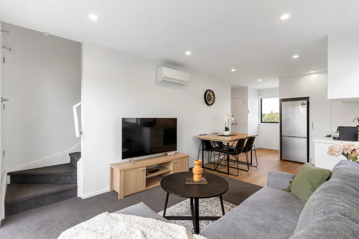 9/1 Fruitvale Road, New Lynn, Auckland - Carousel 1