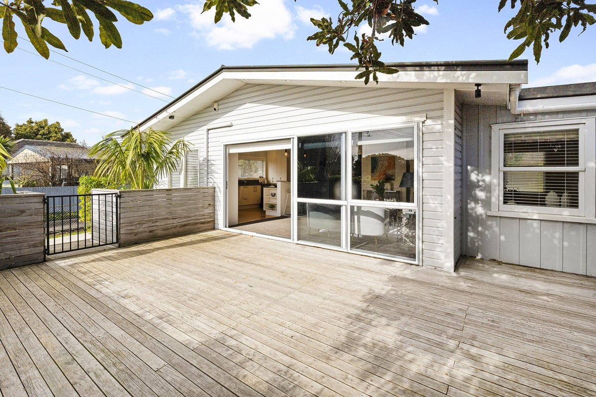 84 Tiraumea Drive, Pakuranga, Auckland - Carousel 1