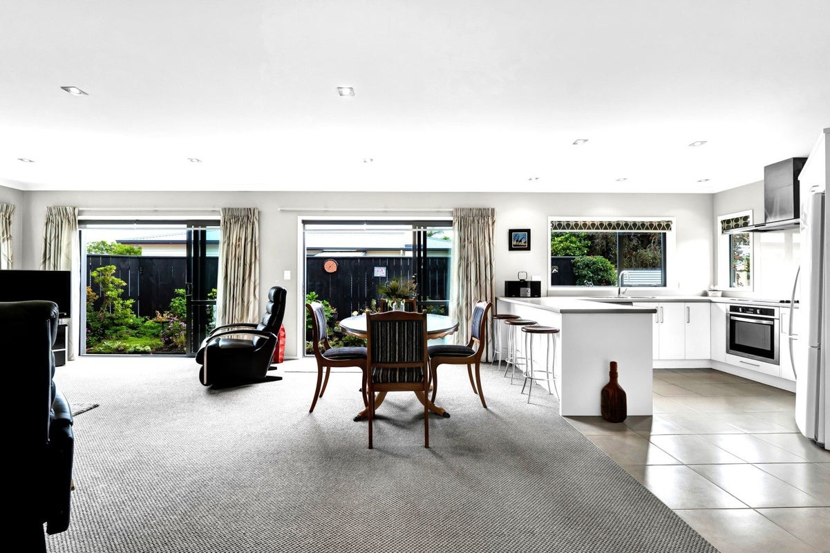 1/276 Mangorei Road, Merrilands, New Plymouth - Carousel 2
