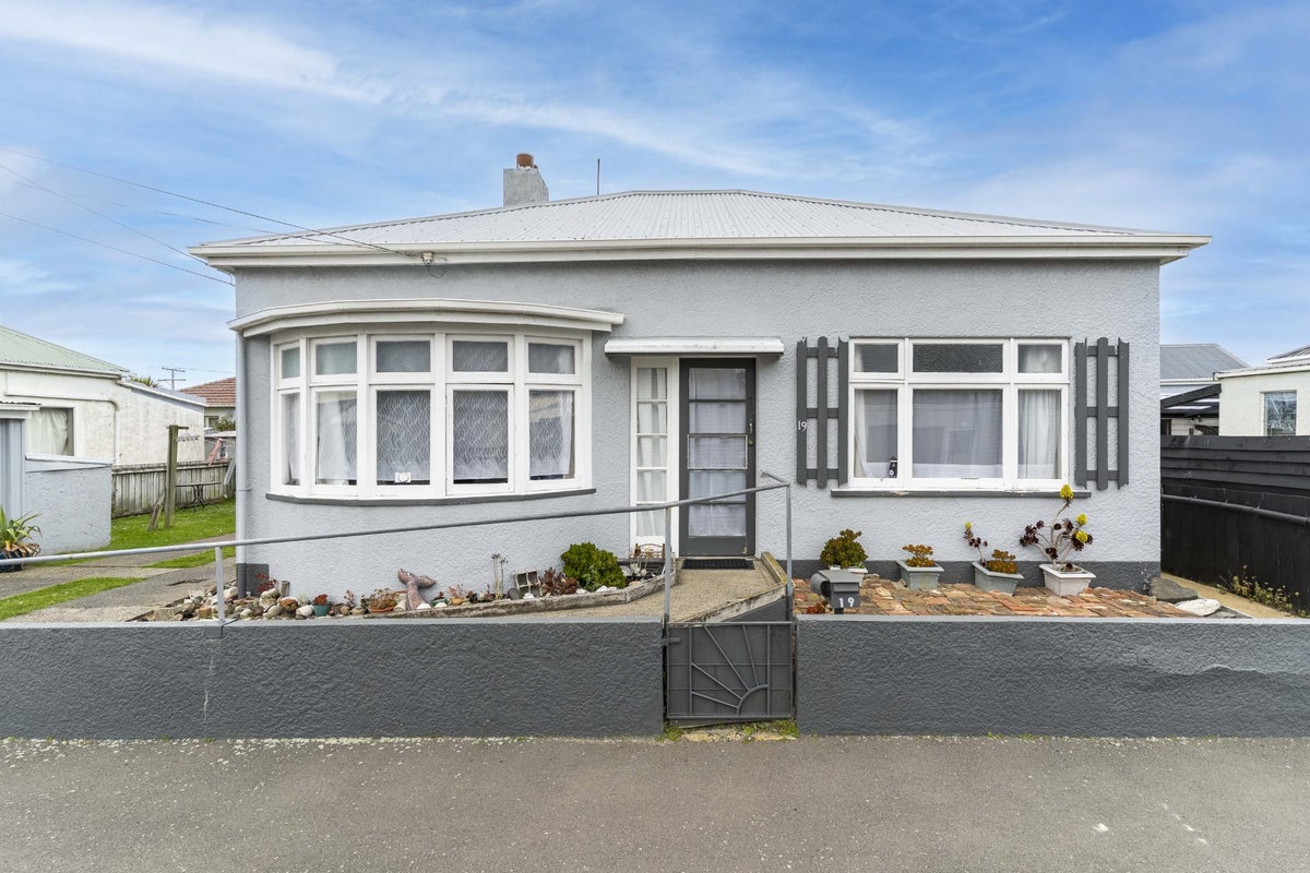 19 Prendergast Street, South Dunedin, Dunedin - Carousel 1