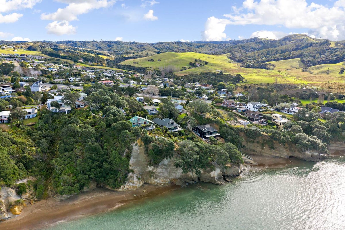 20 Ocean View Road, Hatfields Beach, Orewa - Carousel 25