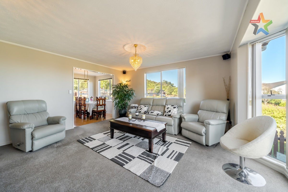 167 Major Drive, Kelson, Lower Hutt - Carousel 2