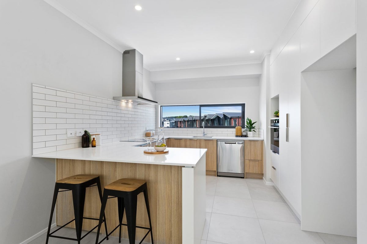 53 Roundel Crescent, Whenuapai, Auckland - Carousel 2