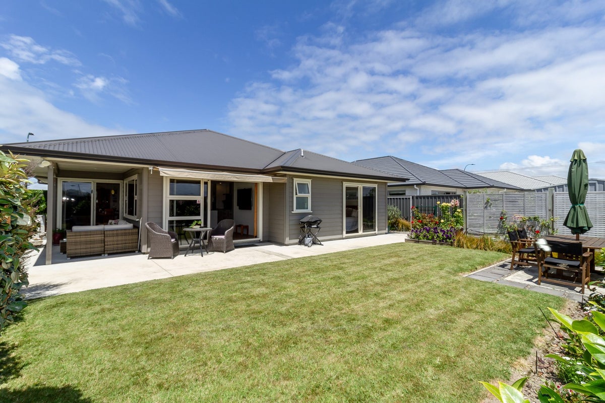 38 Hurunui Drive, Te Awa, Napier - Carousel 1