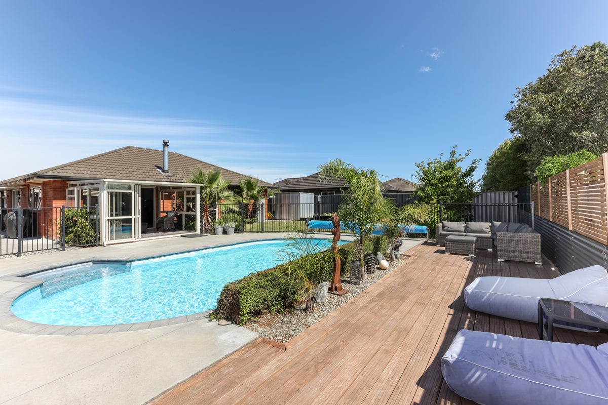 36 Mcnaughton Place, Onekawa, Napier - Carousel 1