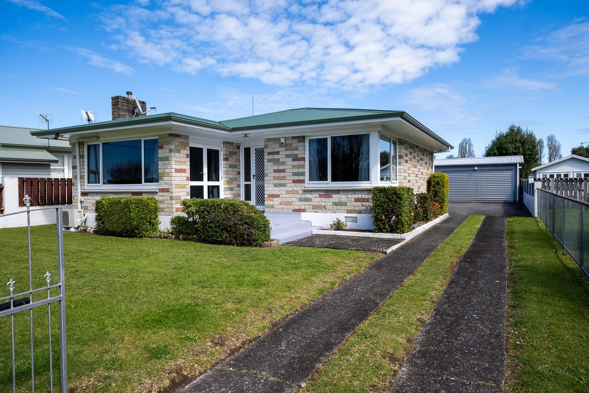 12 Rifle Range Road, Dinsdale, Hamilton - Carousel 1
