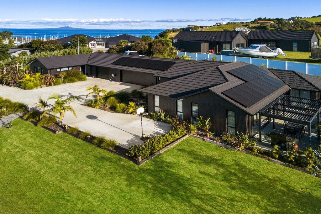 5 Laguna Place, Matakatia Bay, Rodney, Auckland - Carousel 2