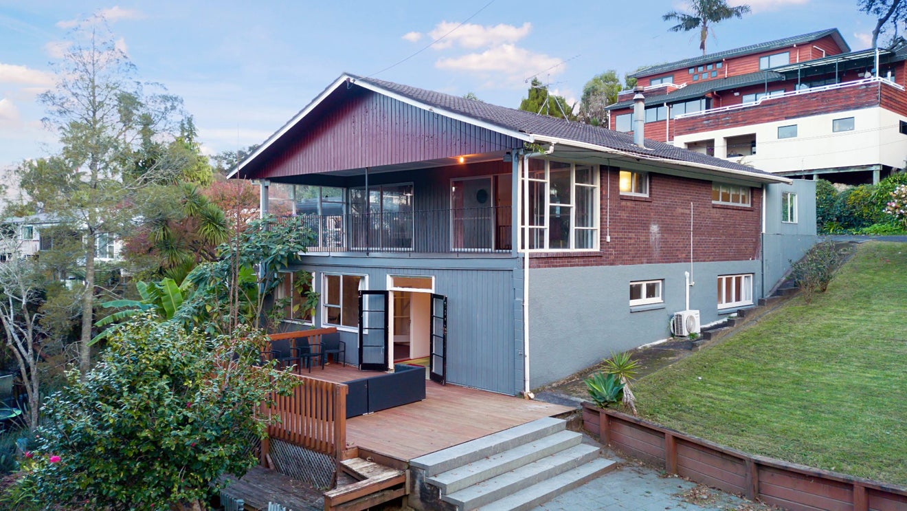 201 Godley Road, Titirangi, Auckland - Carousel 1