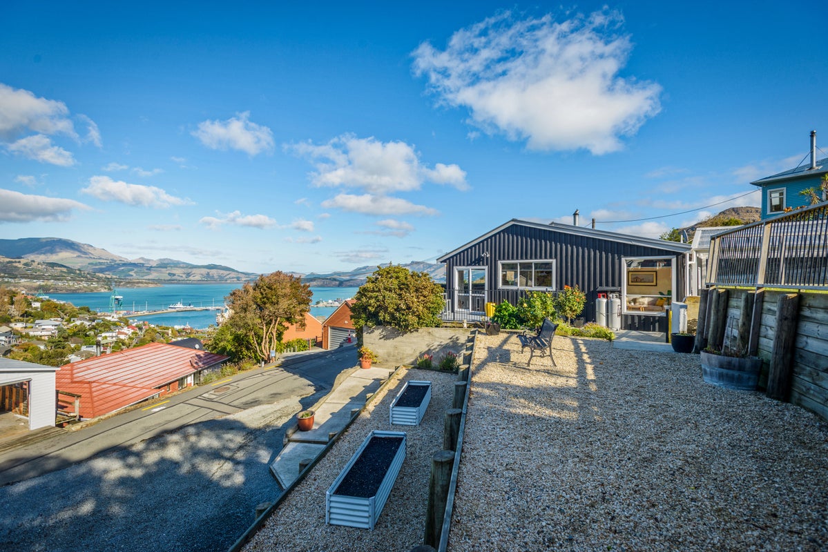 8 DAYS ROAD, Lyttelton, Christchurch - Carousel 2