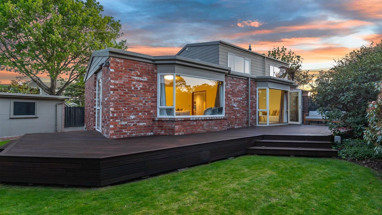 3 Bushby Place, Bryndwr, Christchurch - Carousel 1