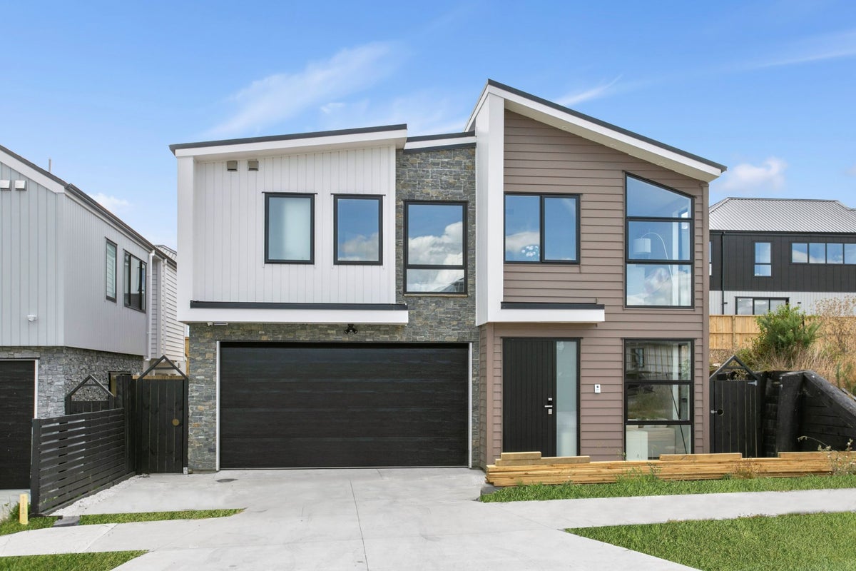 15 Southridge Road, Flat Bush, Auckland - Carousel 1