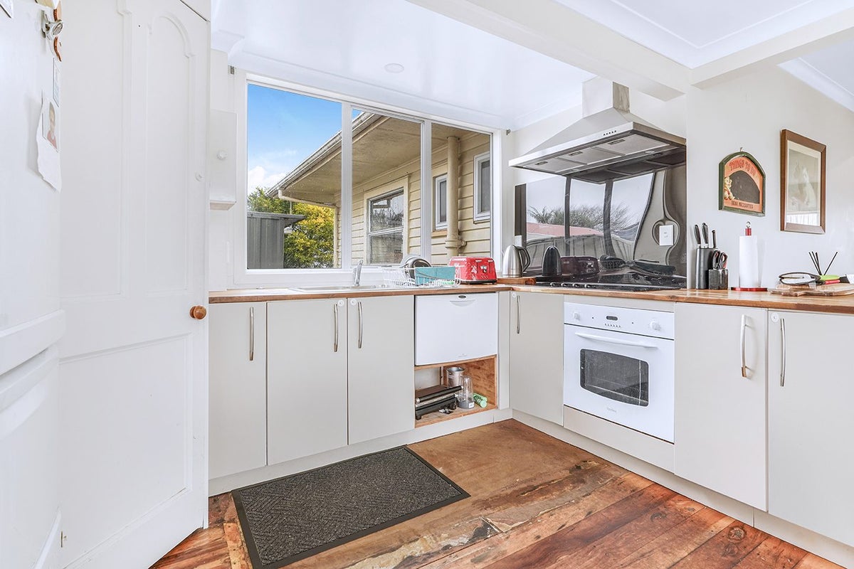 16 Vercoe Road, Beerescourt, Hamilton - Carousel 2