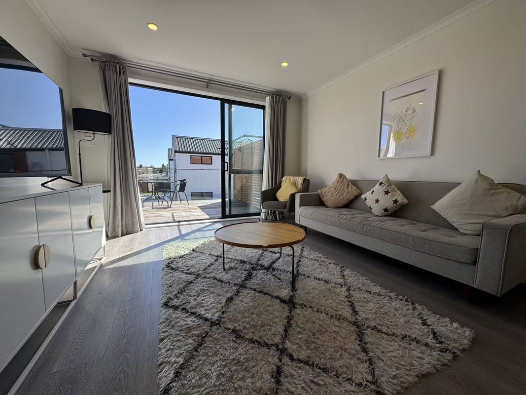 6/43 Prisk Street, Melville, Hamilton - Carousel 2