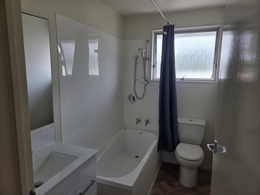 2/72 Fairfield Avenue, Addington, Christchurch - Carousel 4