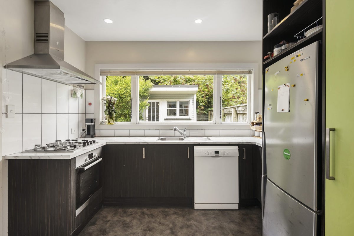 194 Aro Street, Aro Valley, Wellington - Carousel 2