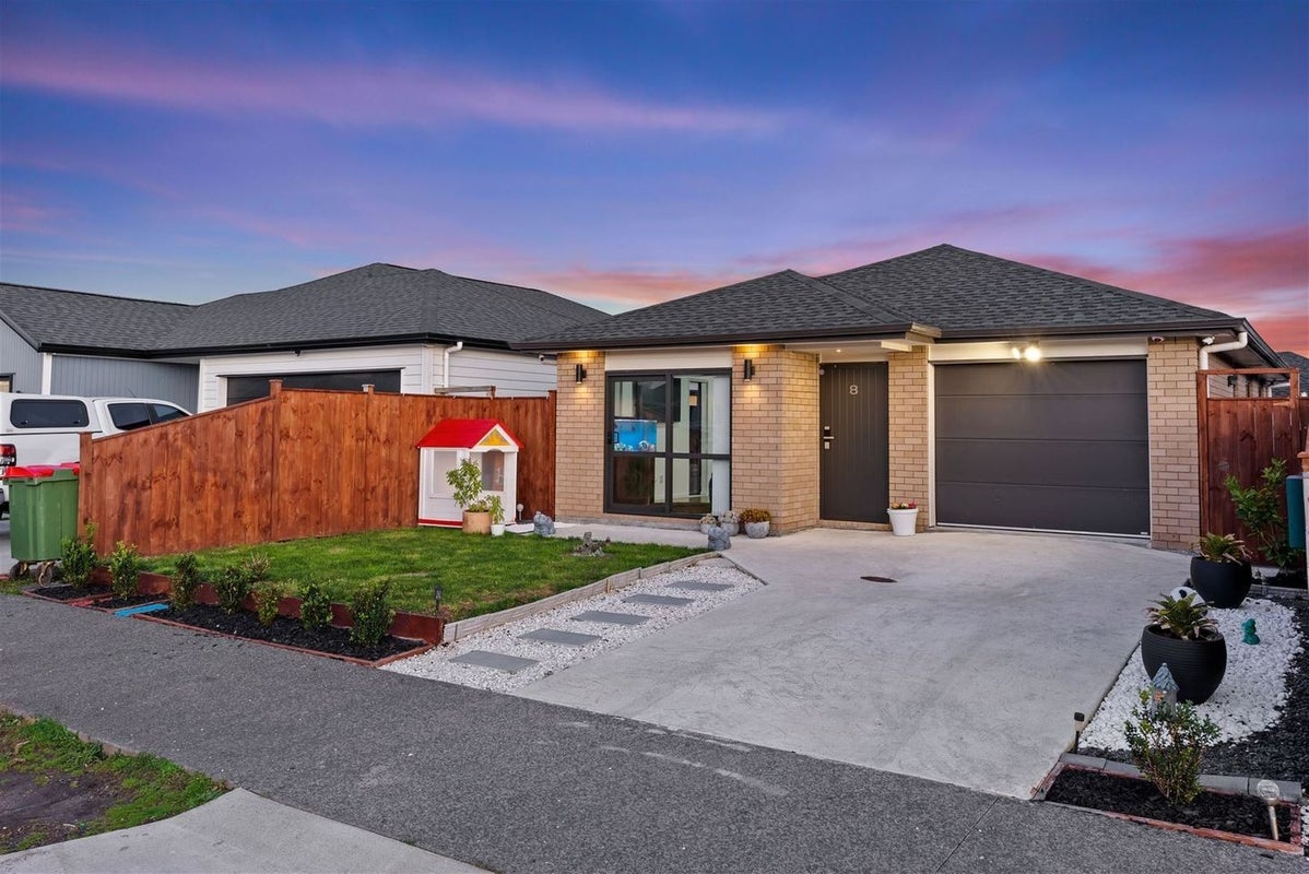 8 Silver Beech Street, Takanini, Auckland - Carousel 2