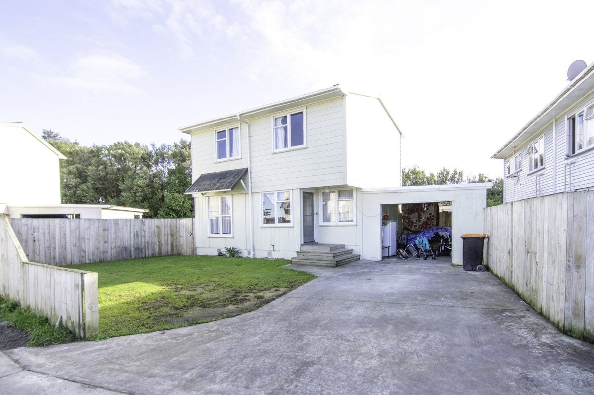 7 Renfrew Place, Highbury, Palmerston North - Carousel 1