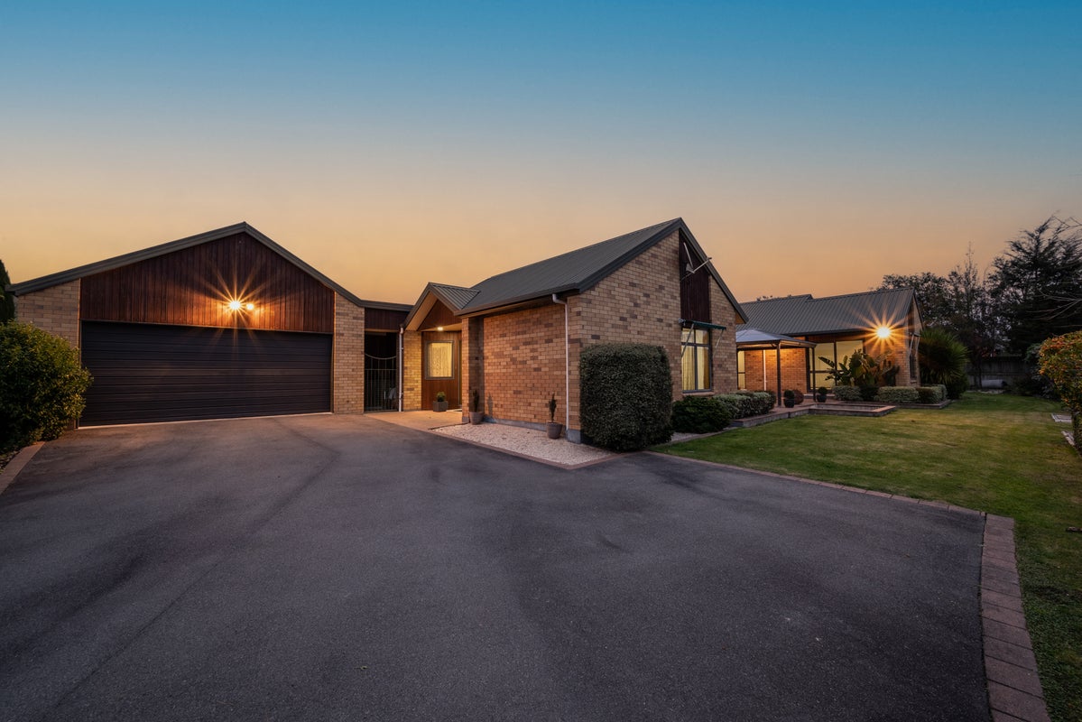 8 Kim Crescent, Witherlea, Blenheim - Carousel 1