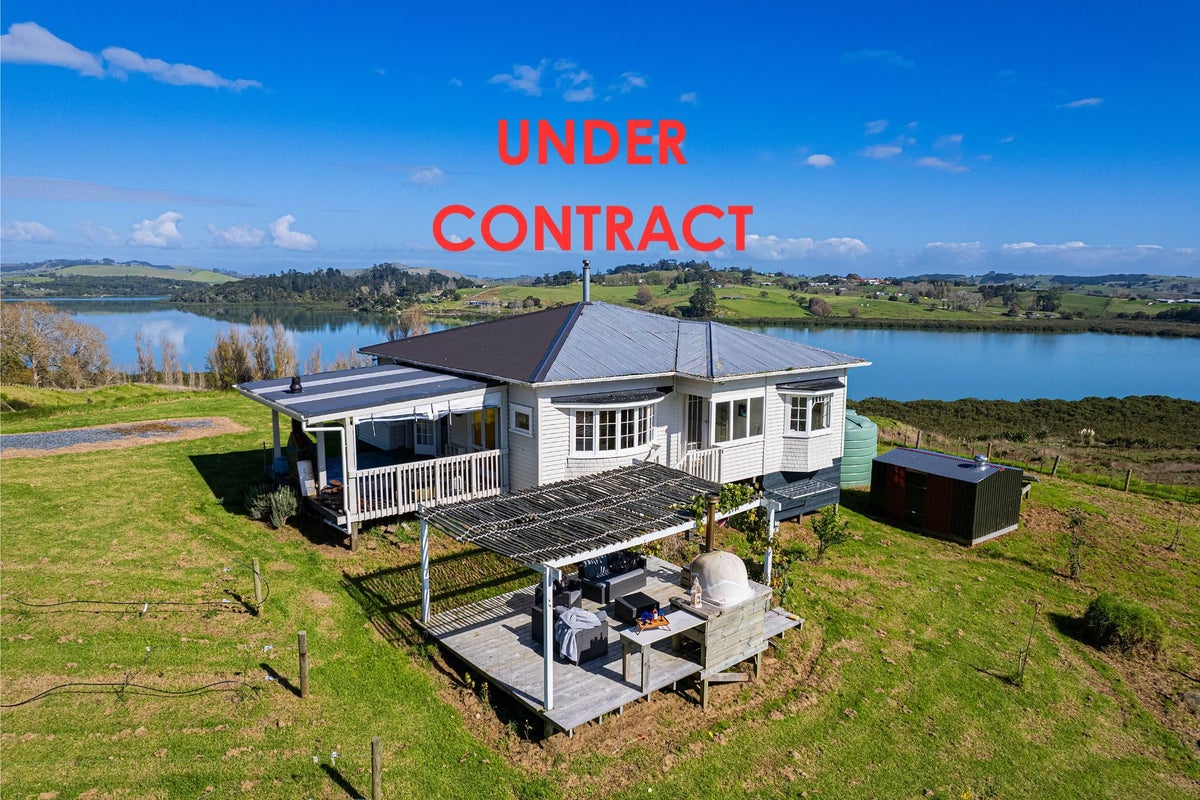 228 Petley Road, Paparoa - Carousel 1