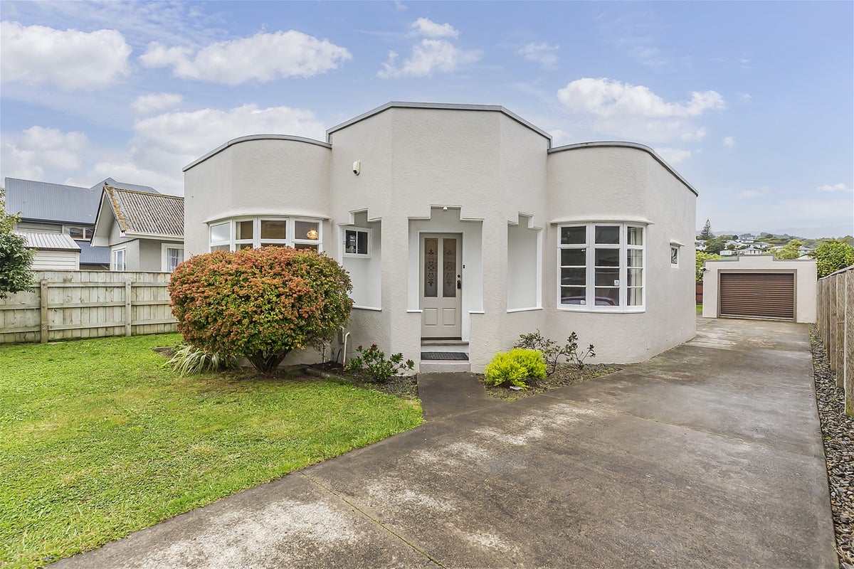 8 Cambridge Street, Tawa, Wellington - Carousel 19