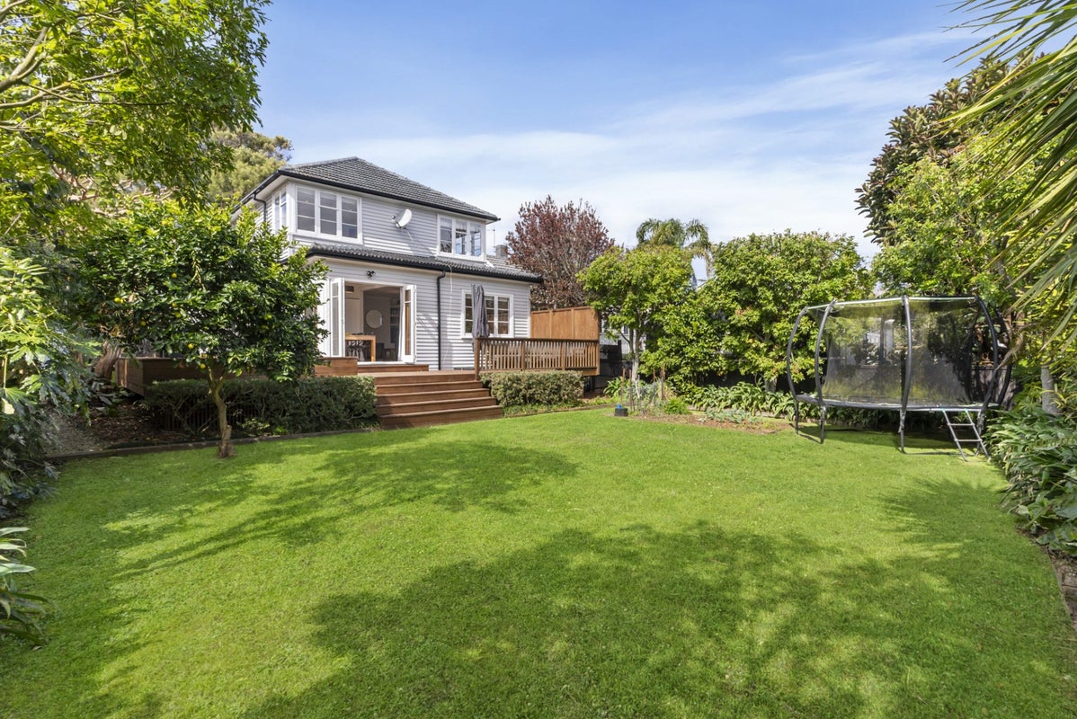 46 Paihia Road, Onehunga, Auckland - Carousel 1